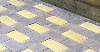Укладка тротуарной плитки вокруг дома в Новомосковске - цены от 826 руб.