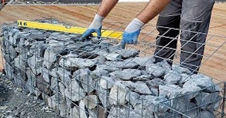 Устройство подпорной стенки из габионов в Новомосковске в октябре